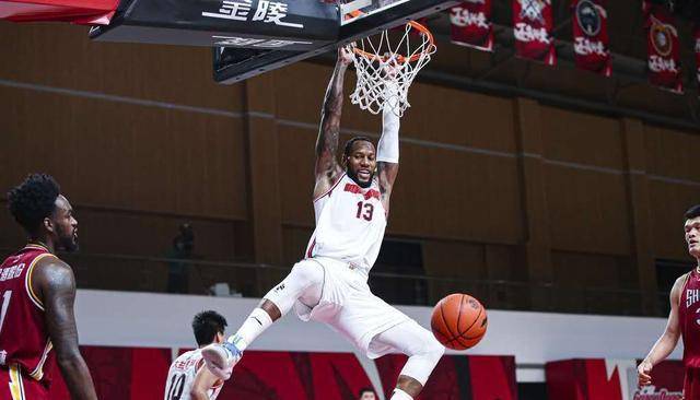  双冠王志在三连冠，全员备战进入冲刺阶段  