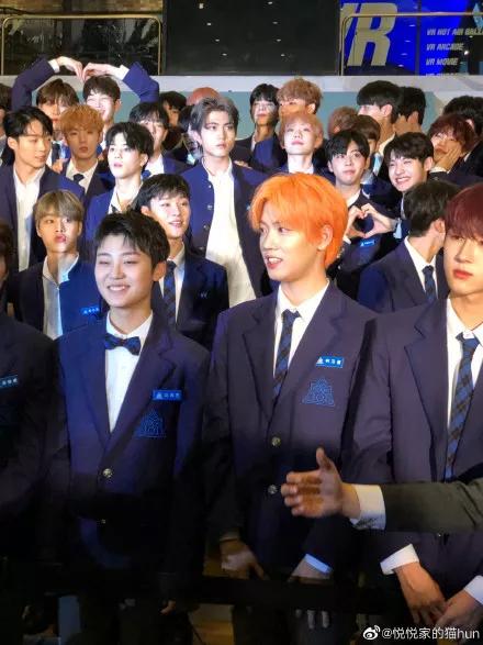  莱巴金娜身高优势尽显统治网前较量