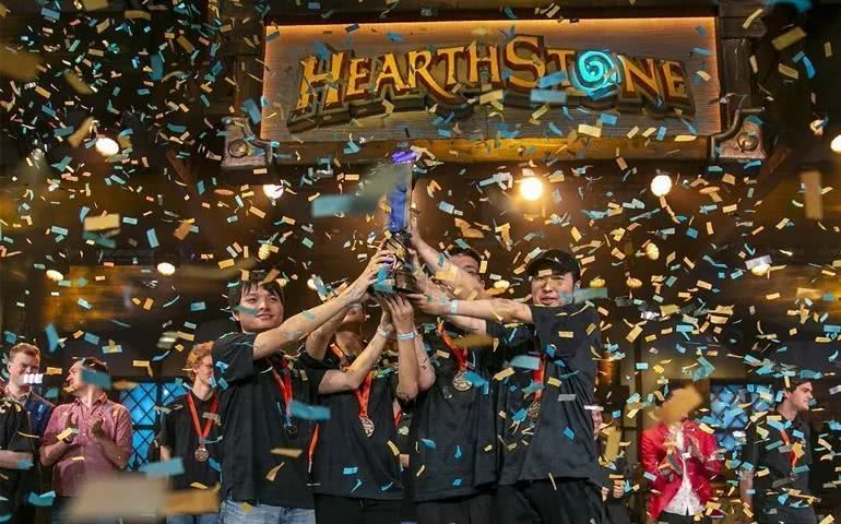  电竞新星闪耀赛场斩获冠军荣耀