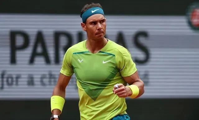  雨中激战考验意志，德约险胜晋级决赛