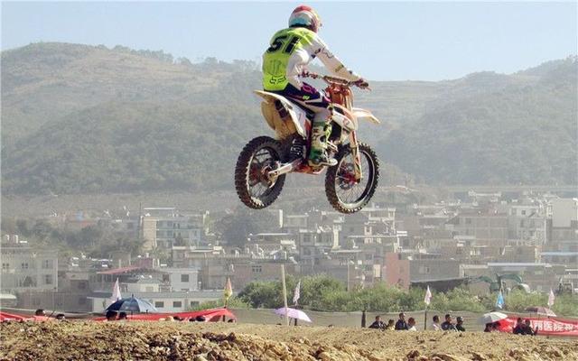  快攻战术盛行，速度与激情碰撞火花