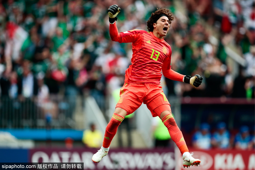  门将神勇扑救保清白，零封对手成就经典战役